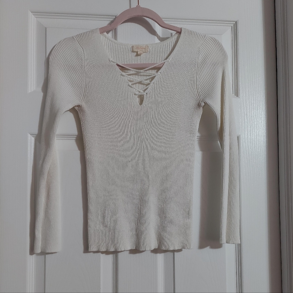 Ambiance white v-neck sweater